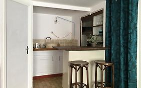 Studio Avec Terrasse Sur Cour, Authentique, Calme