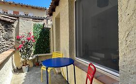 Studio Avec Terrasse Sur Cour, Authentique, Calme