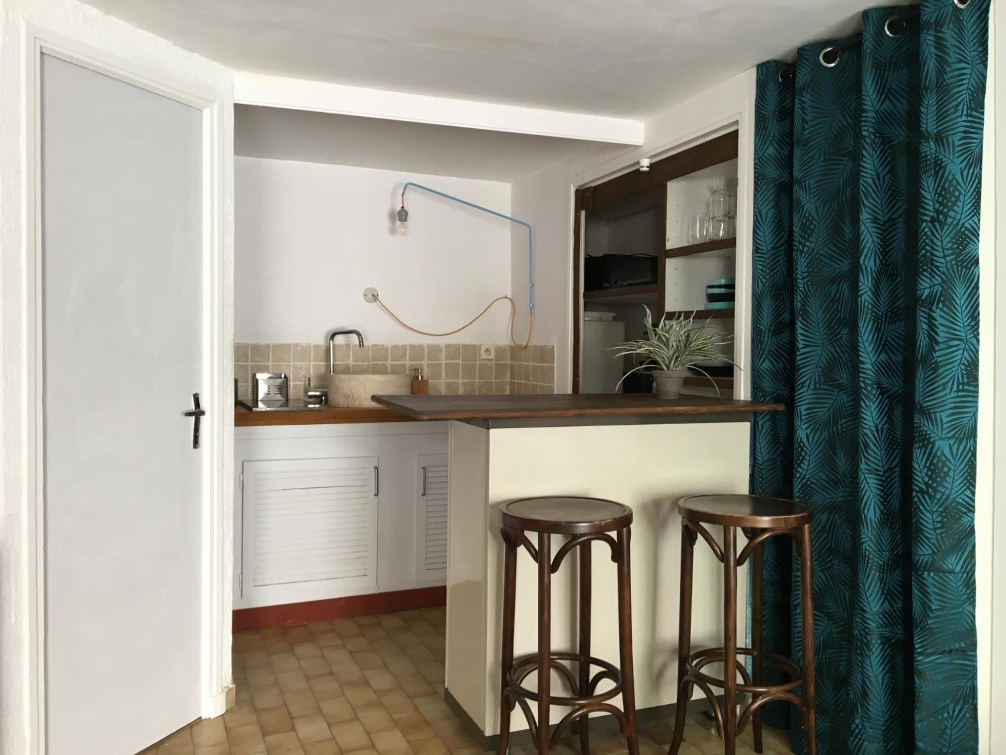 Studio Avec Terrasse Sur Cour, Authentique, Calme Avignon Extérieur photo